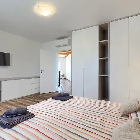 Hébergement de vacances Wunderschoene Mit Pool, Trampolin, 5 Klimas *